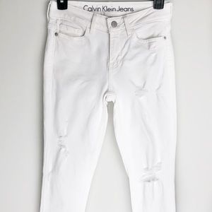 CK Jeans White Distressed Capri